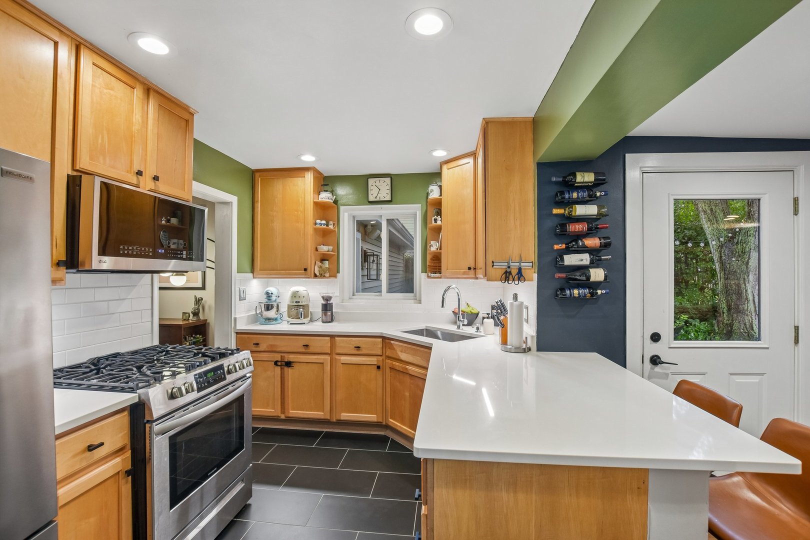 main property photo 5