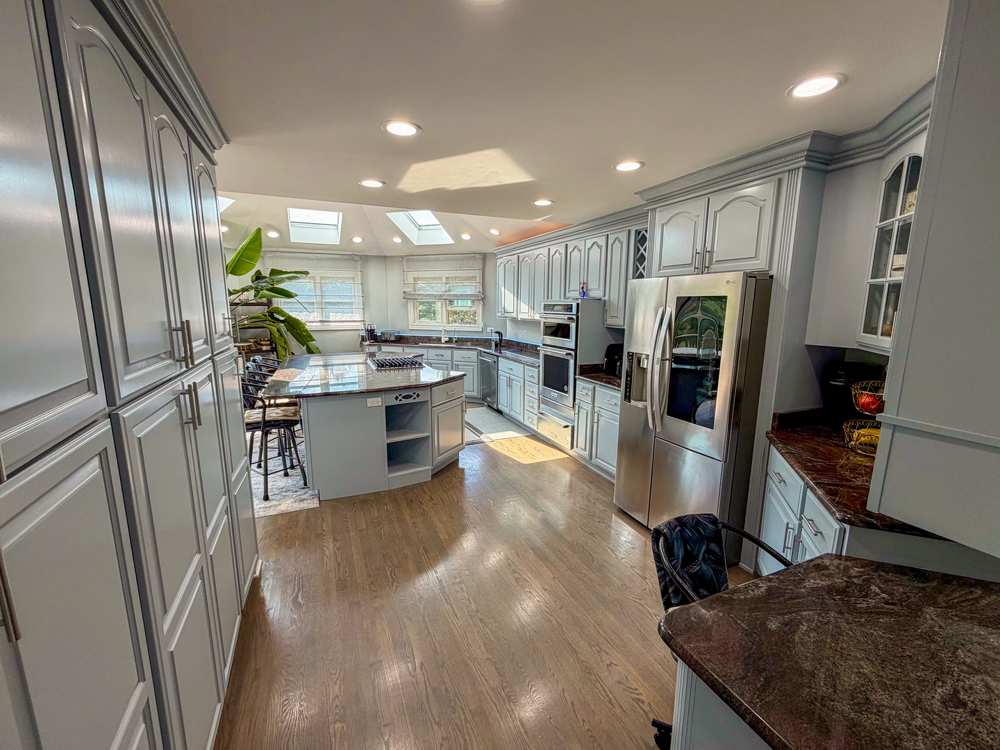main property photo 9