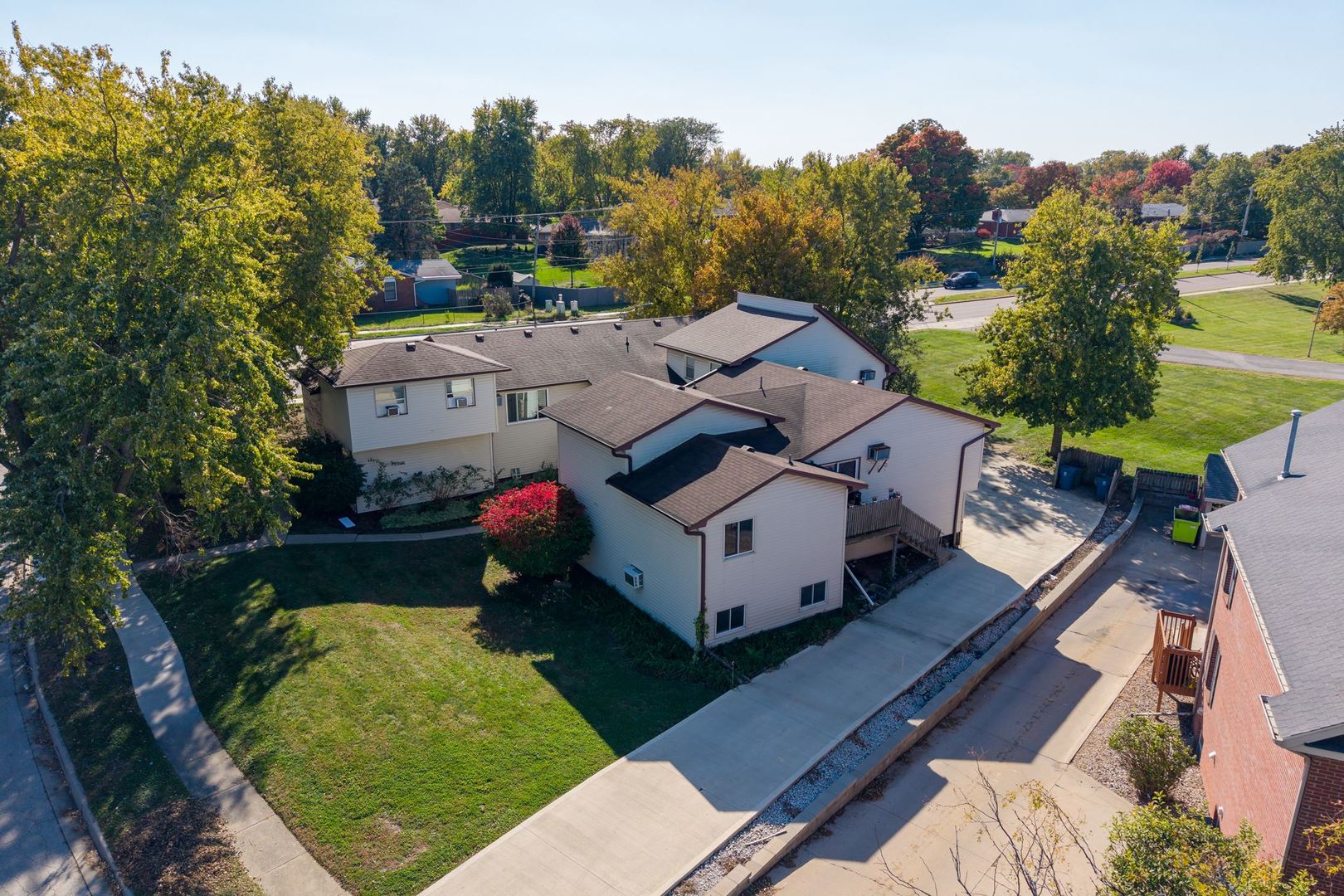 main property photo 28
