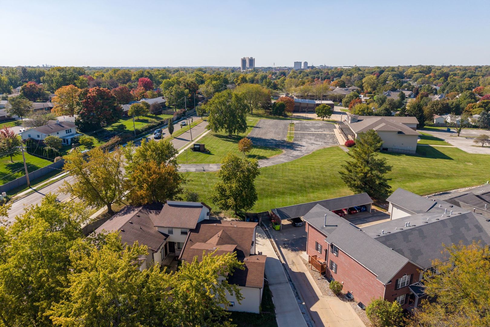 main property photo 32