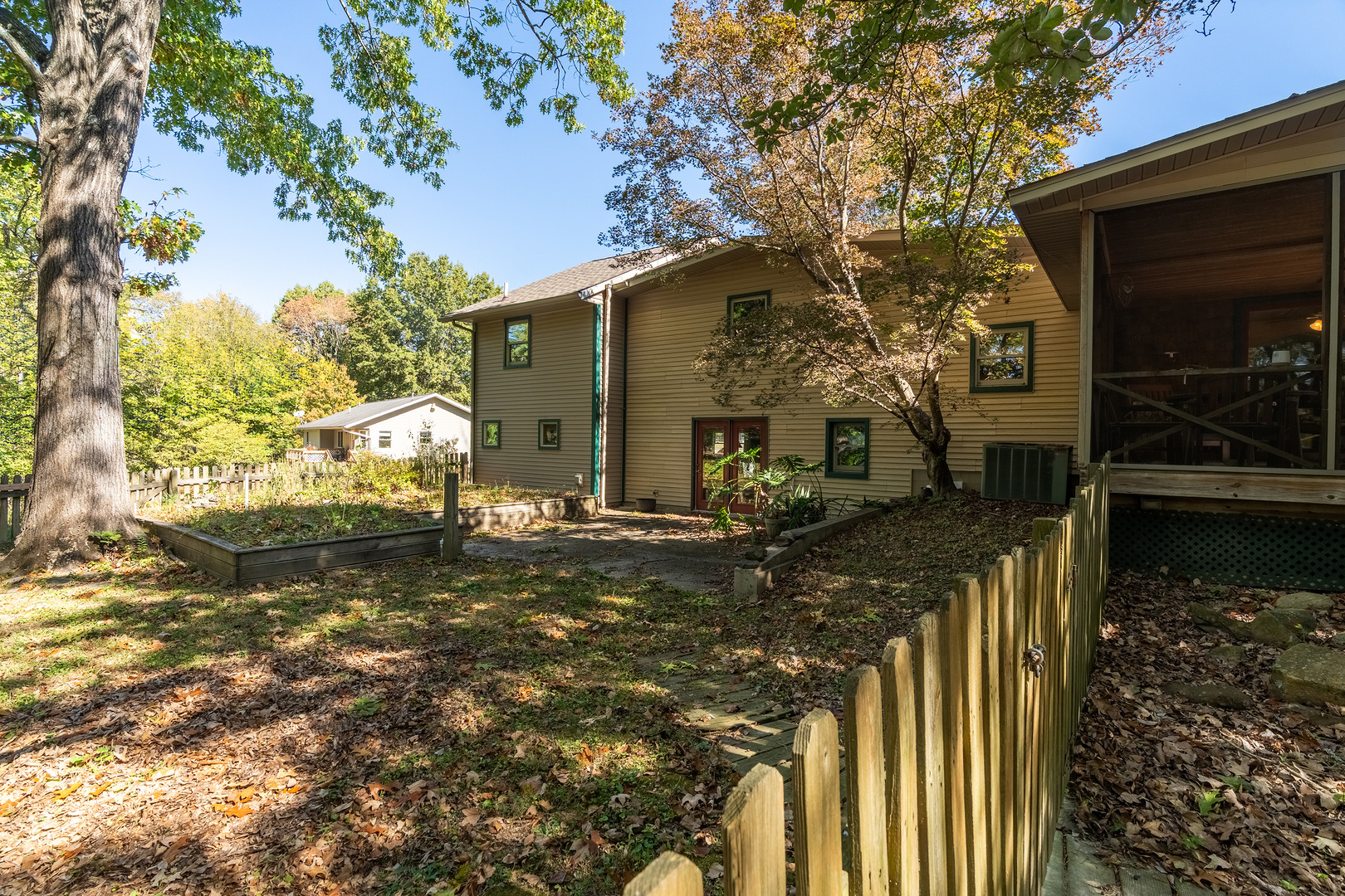 main property photo 35