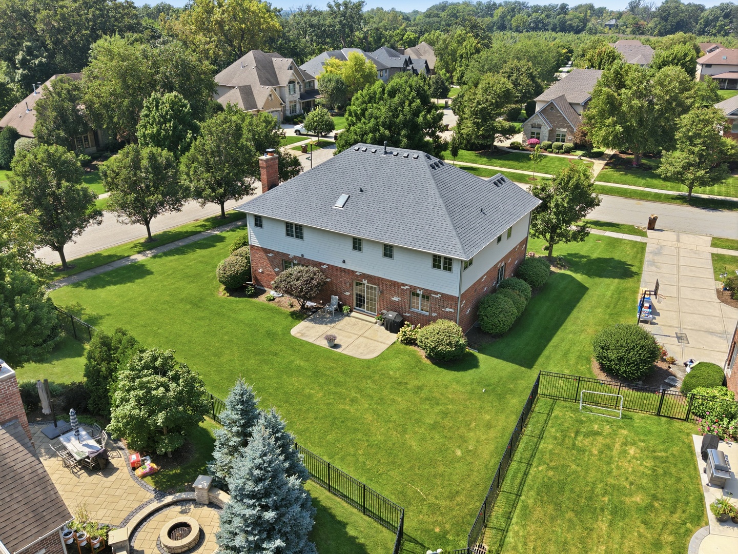 main property photo 37