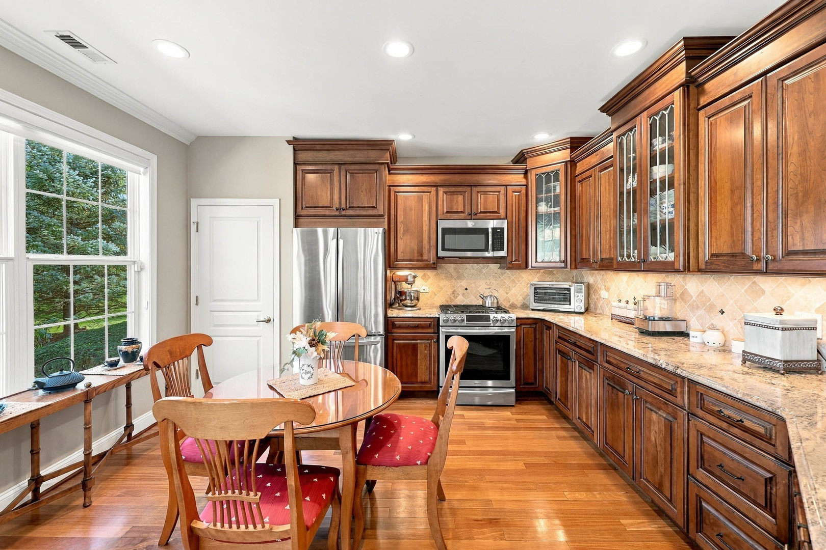 main property photo 4