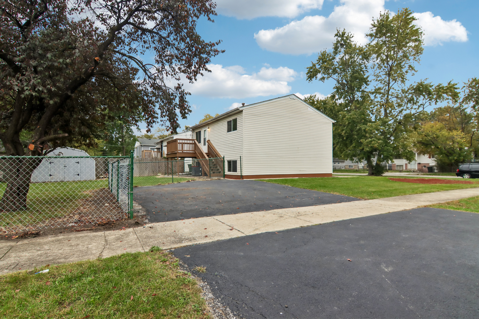 main property photo 20
