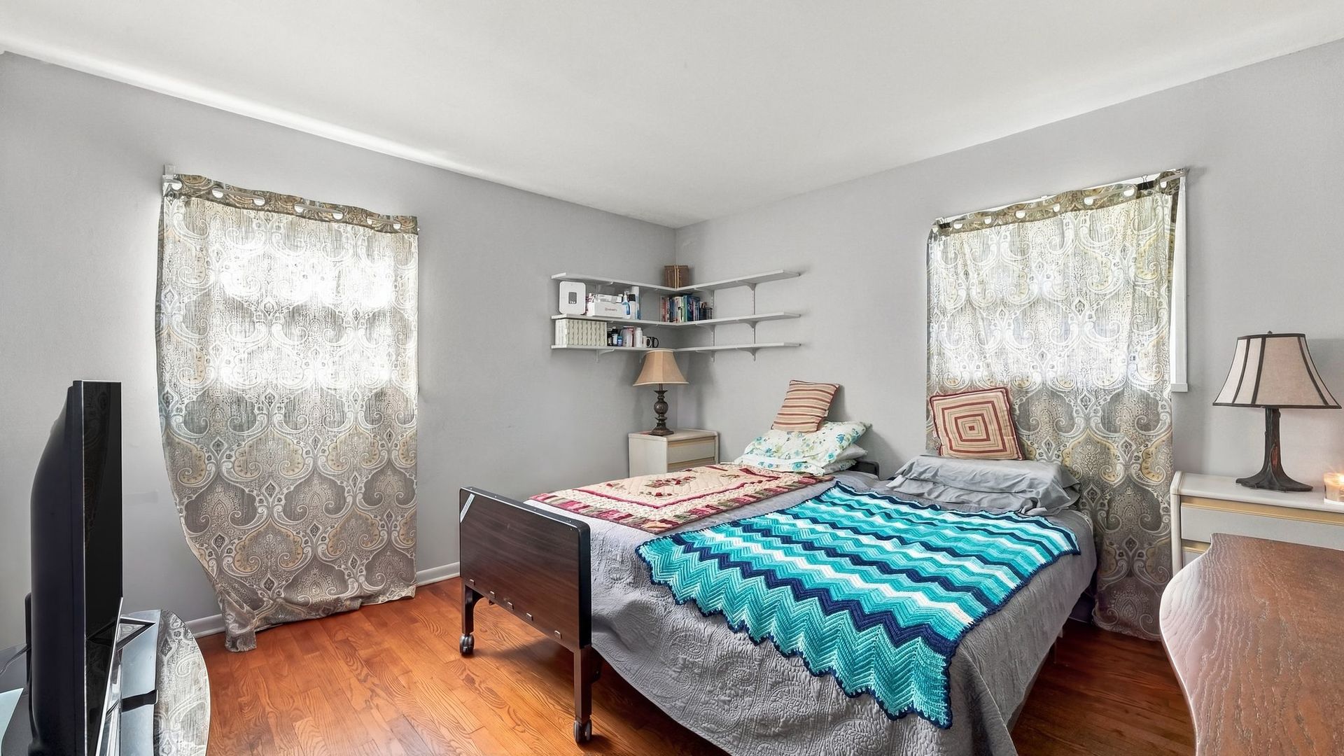 main property photo 11