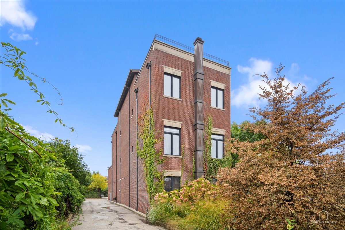 main property photo 50