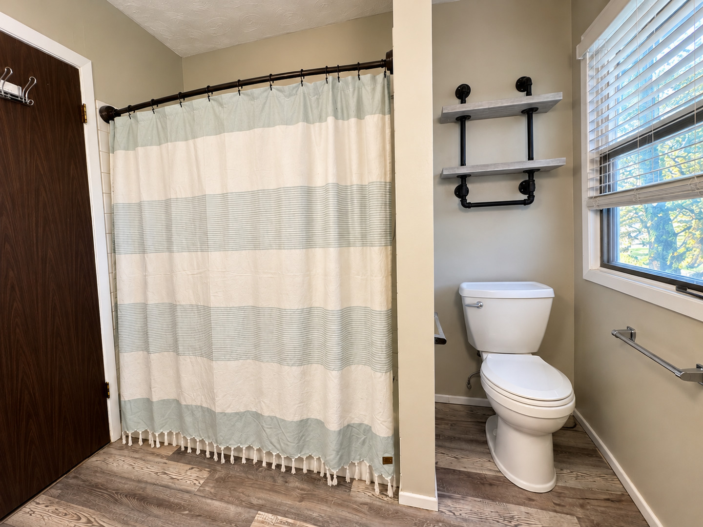 main property photo 22