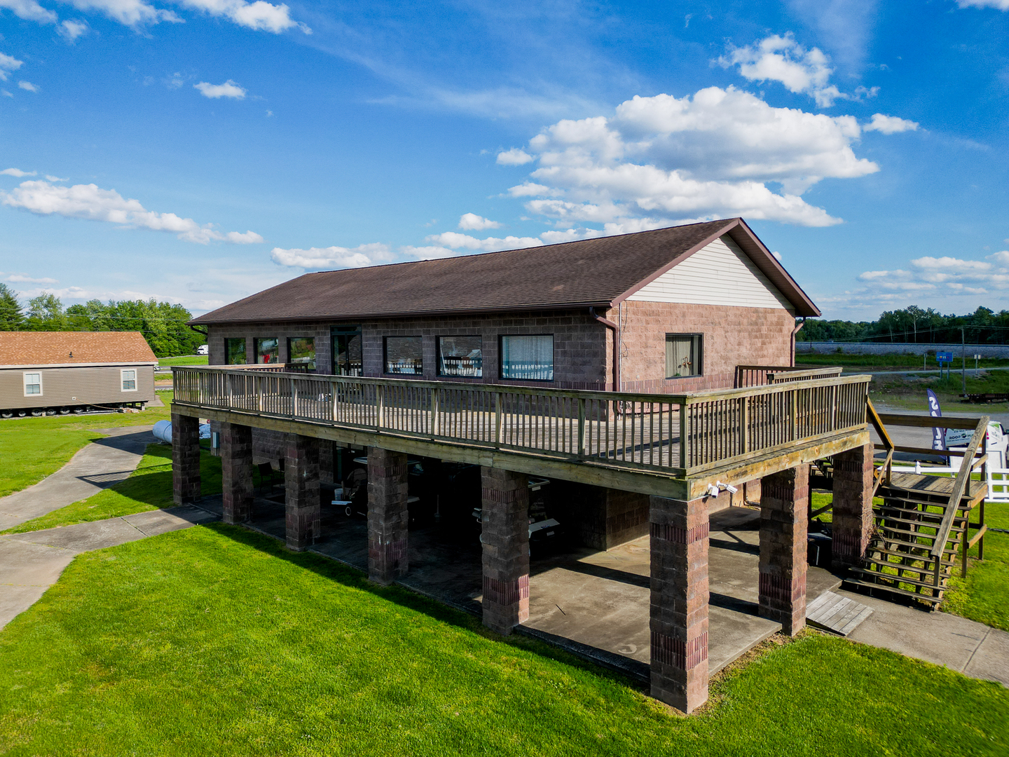 main property photo 14