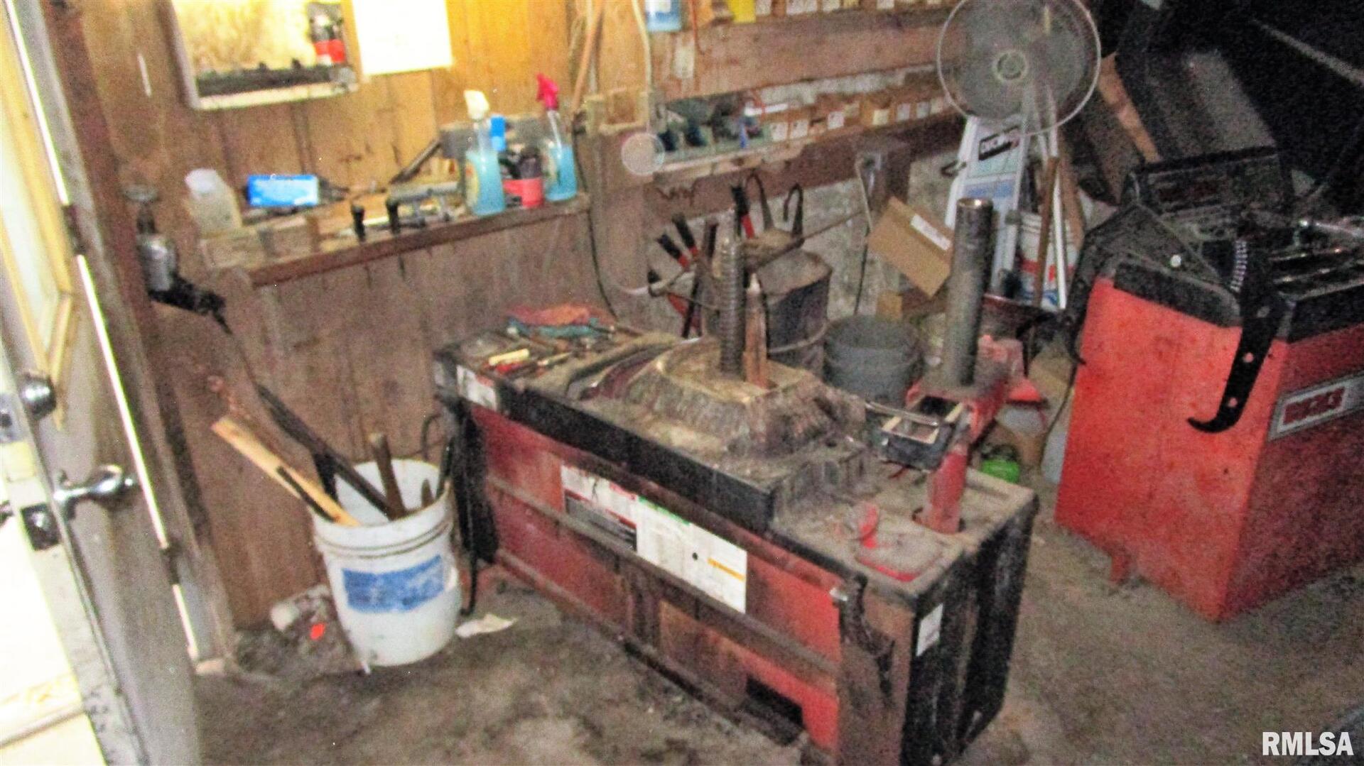 main property photo 16