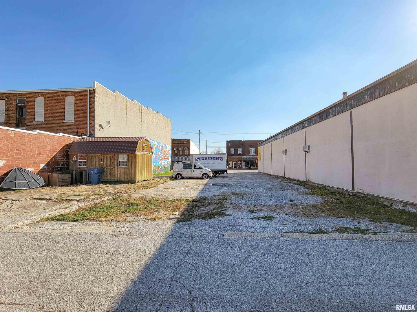 main property photo 10