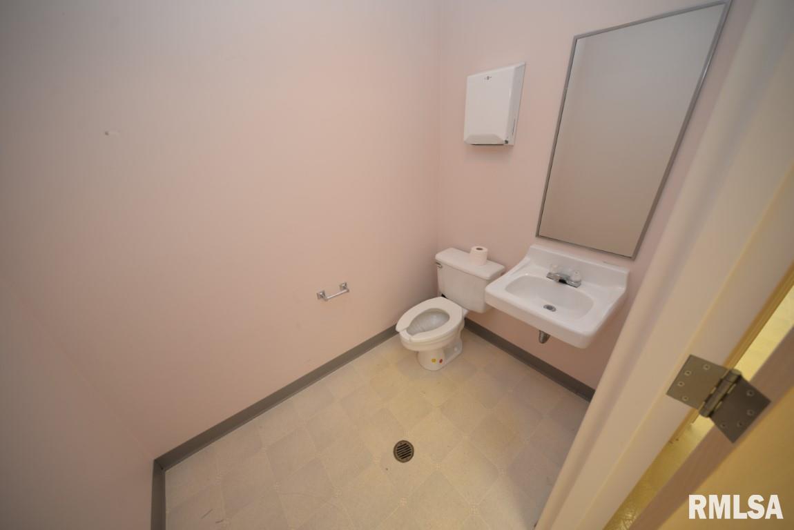 main property photo 13