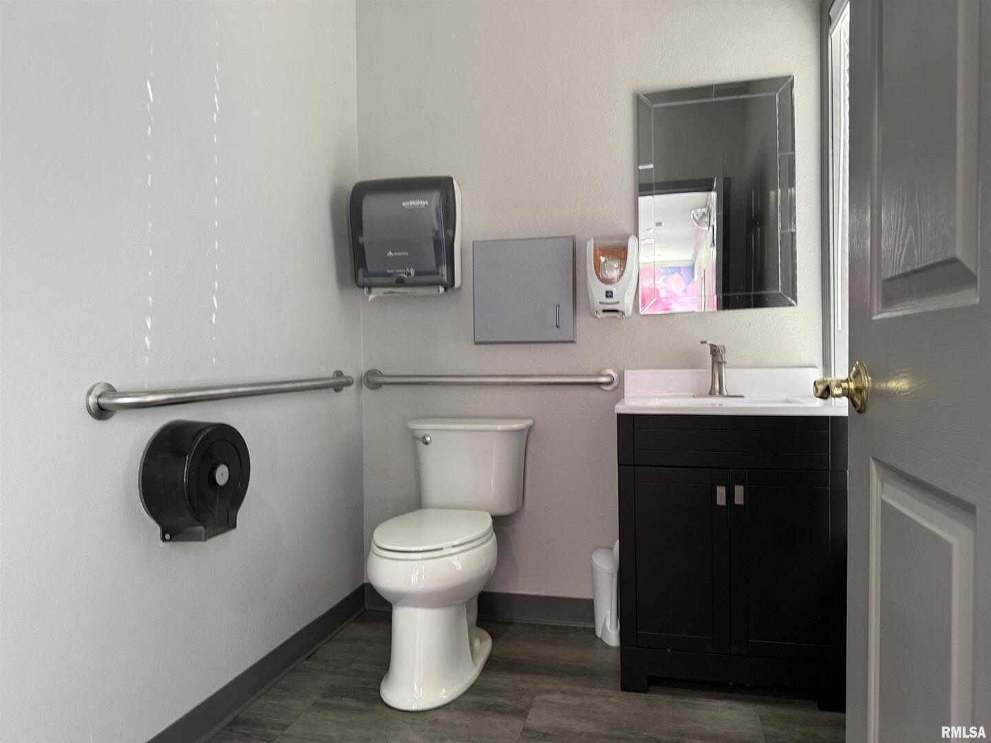 main property photo 4