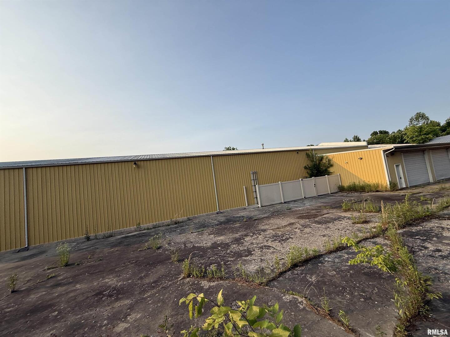 main property photo 11