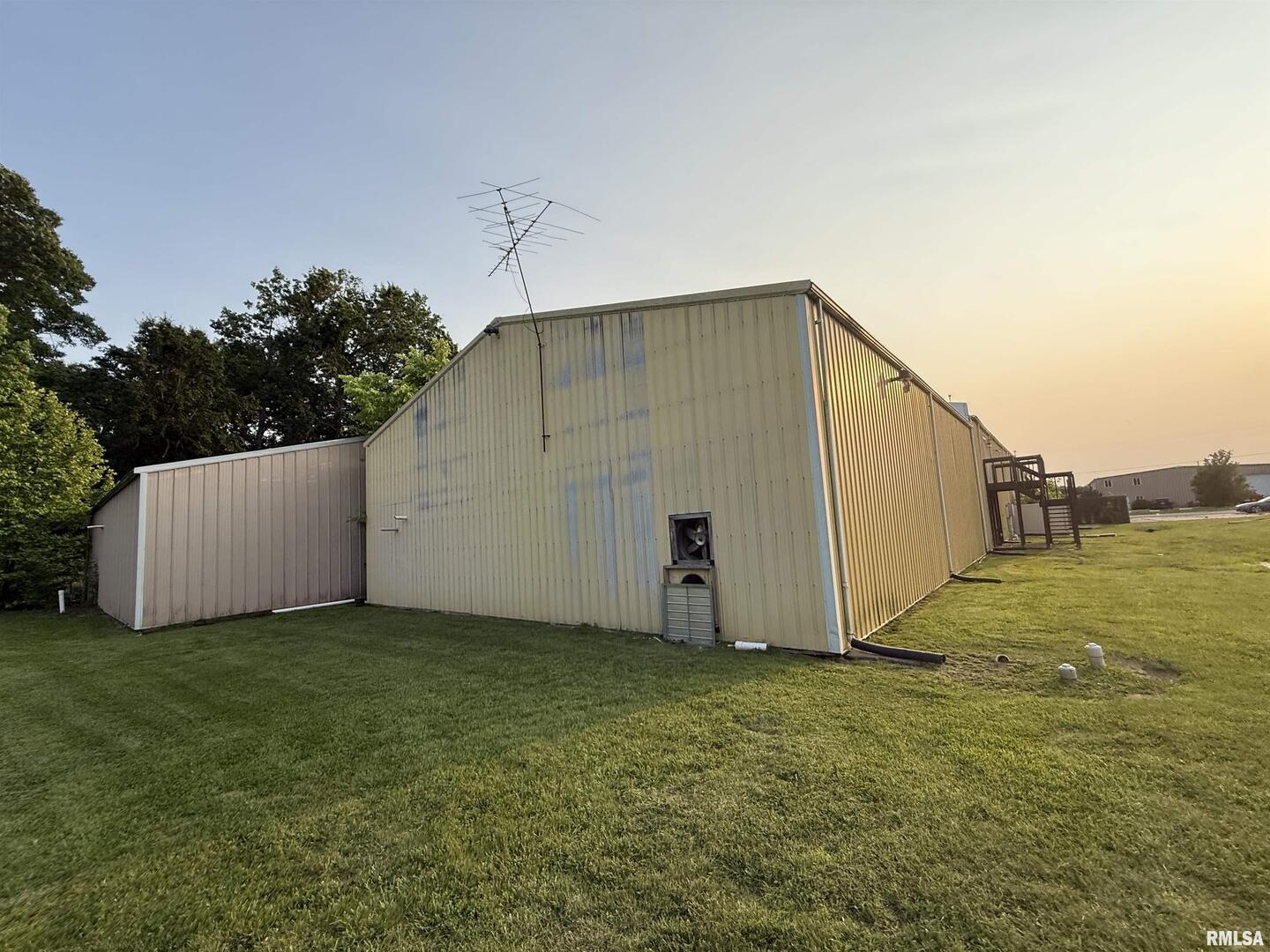 main property photo 8
