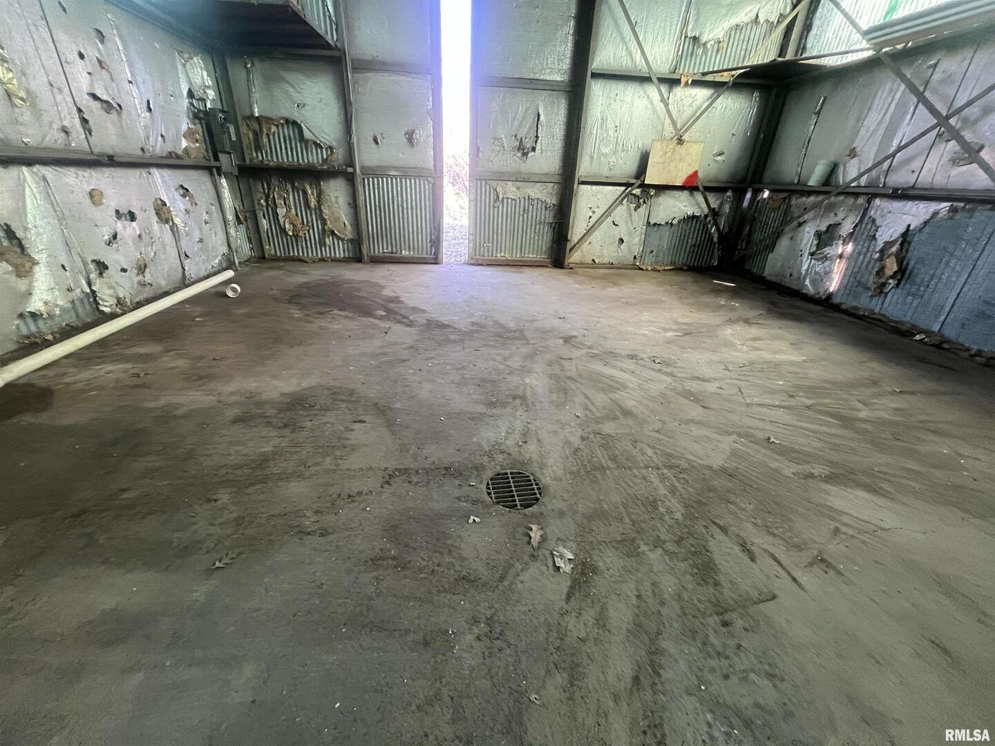 main property photo 9