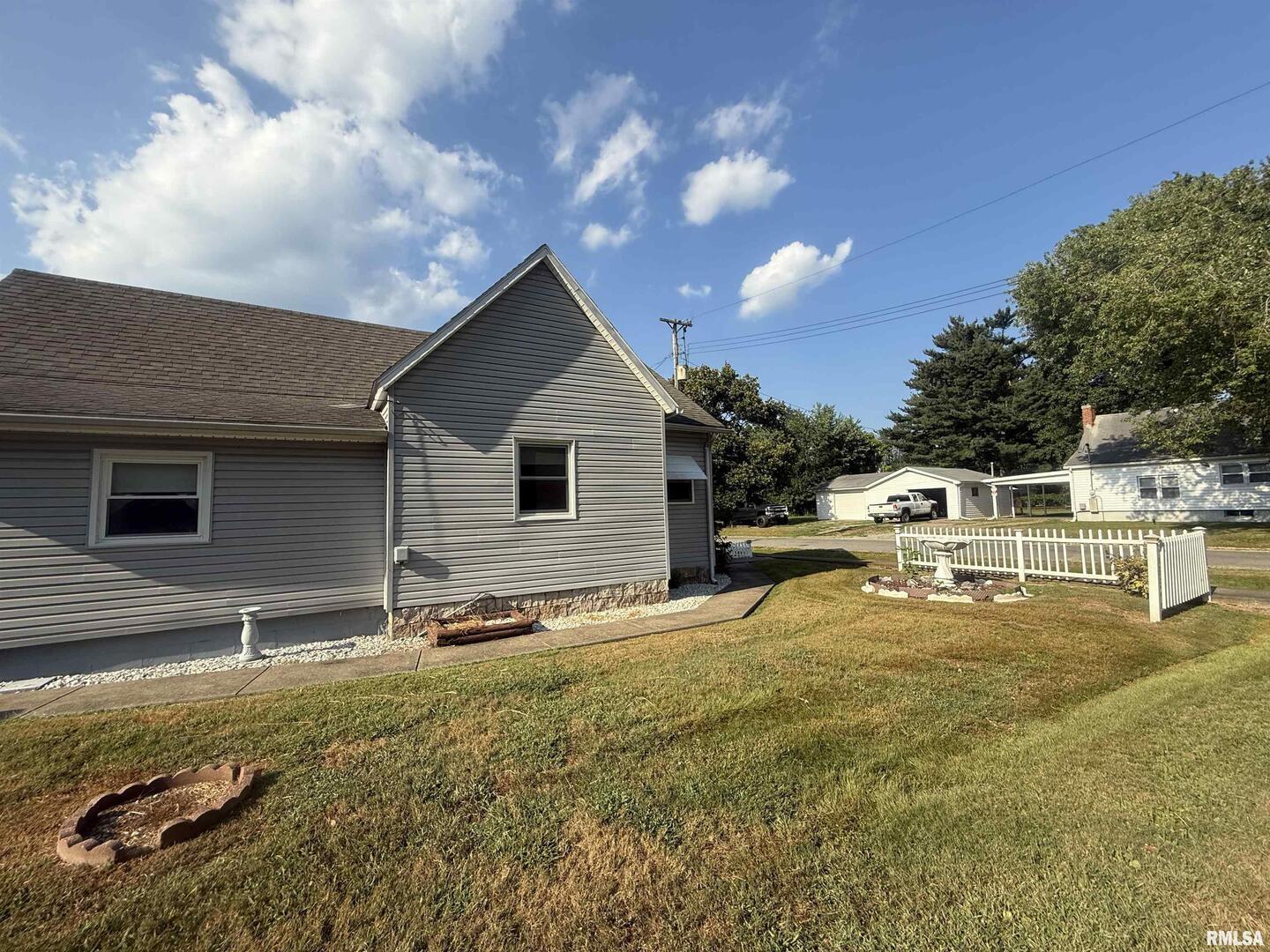 property viewer photo 15