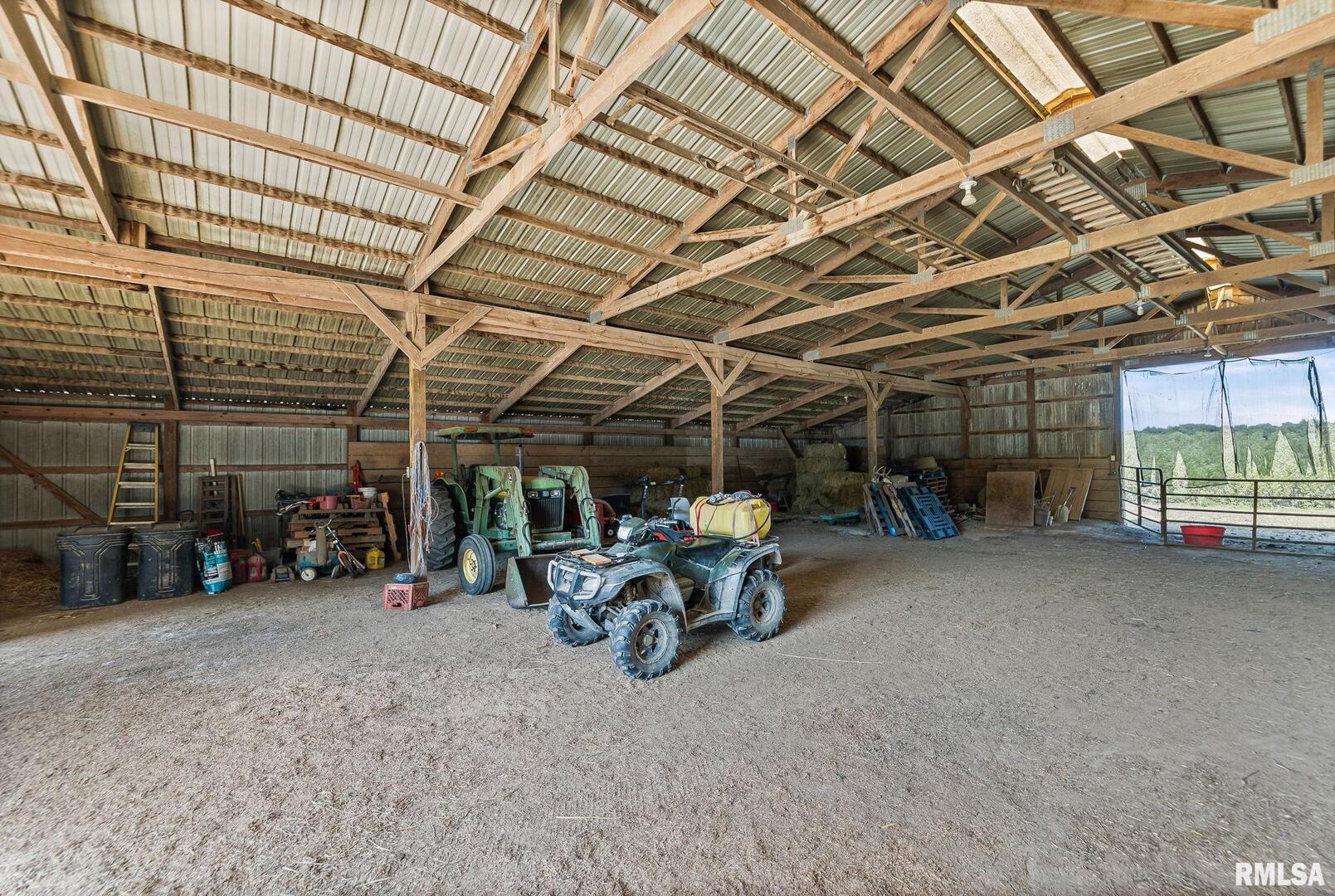 main property photo 31