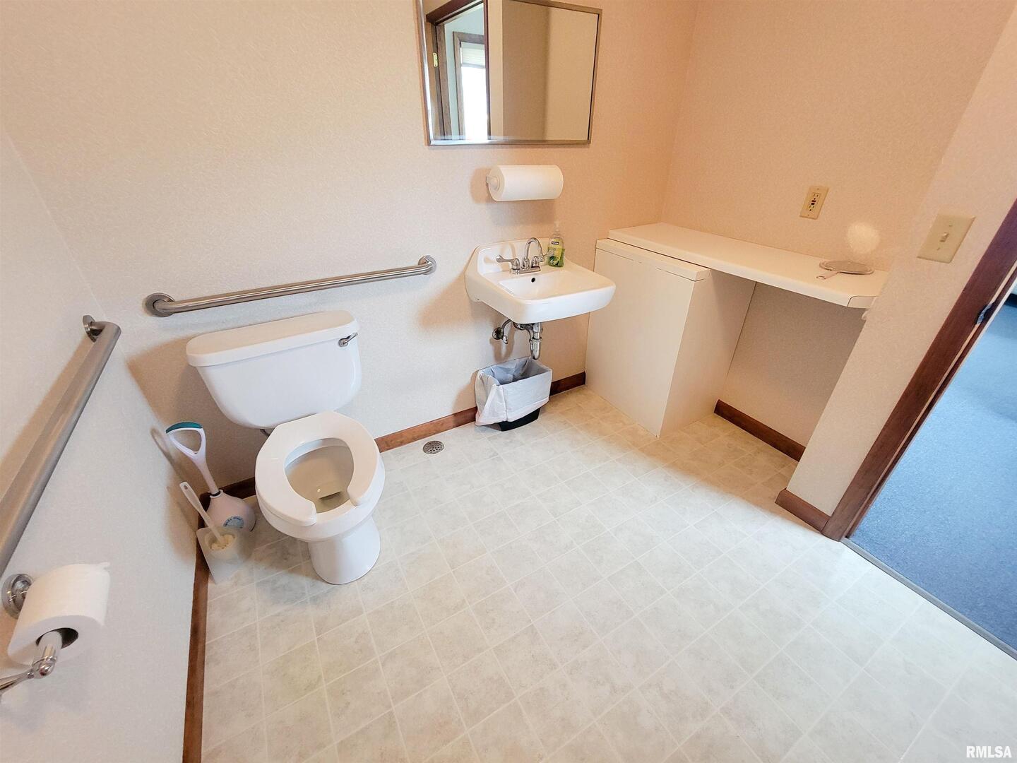 main property photo 75