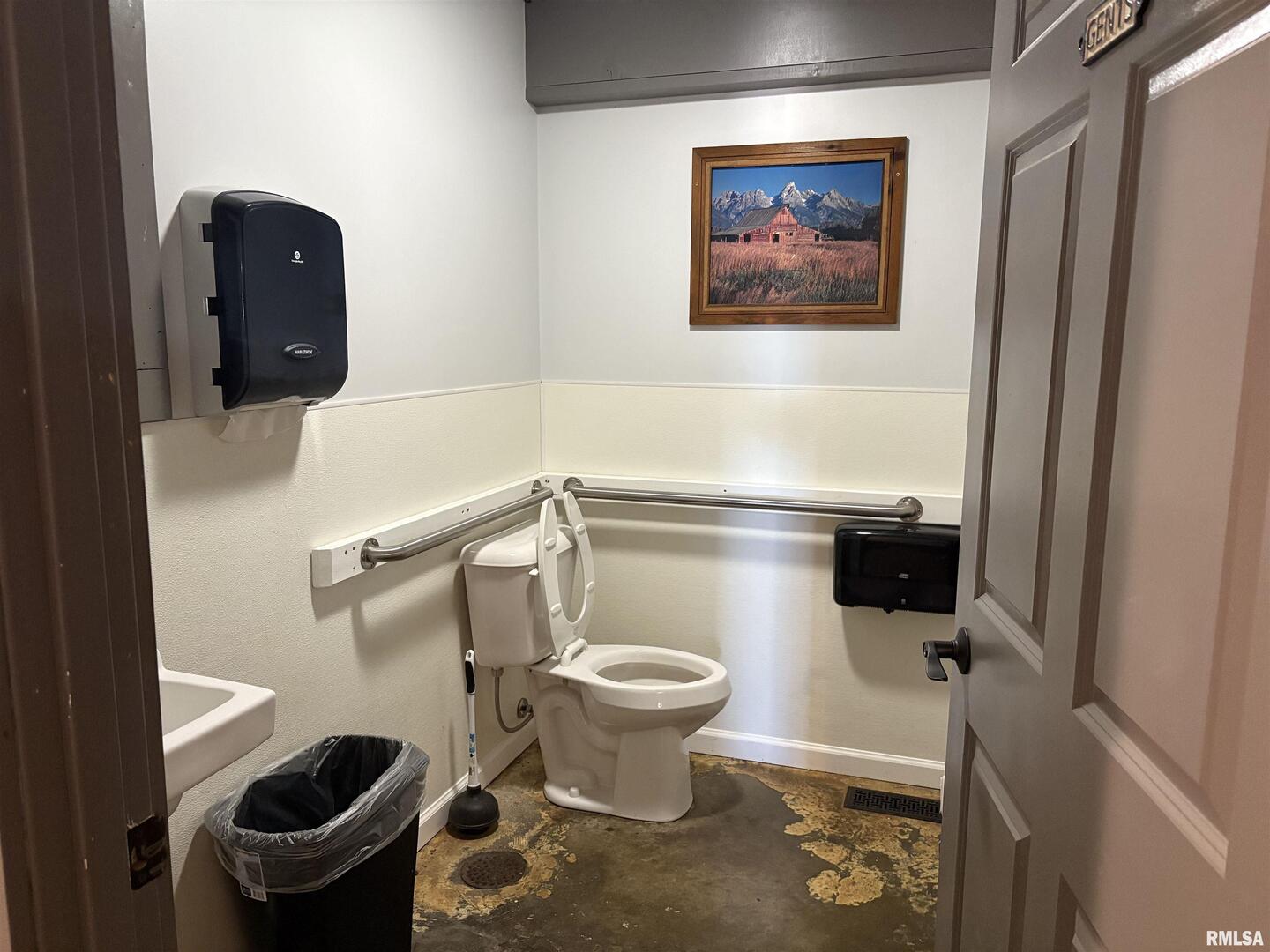 main property photo 19