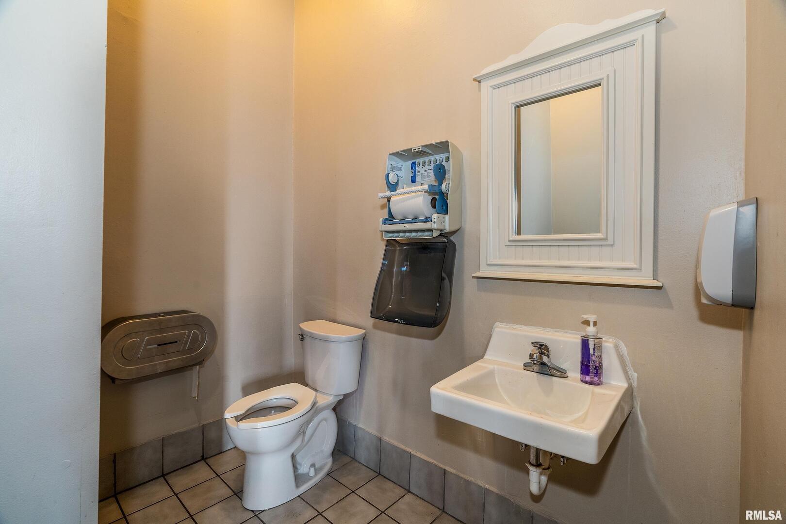 main property photo 36