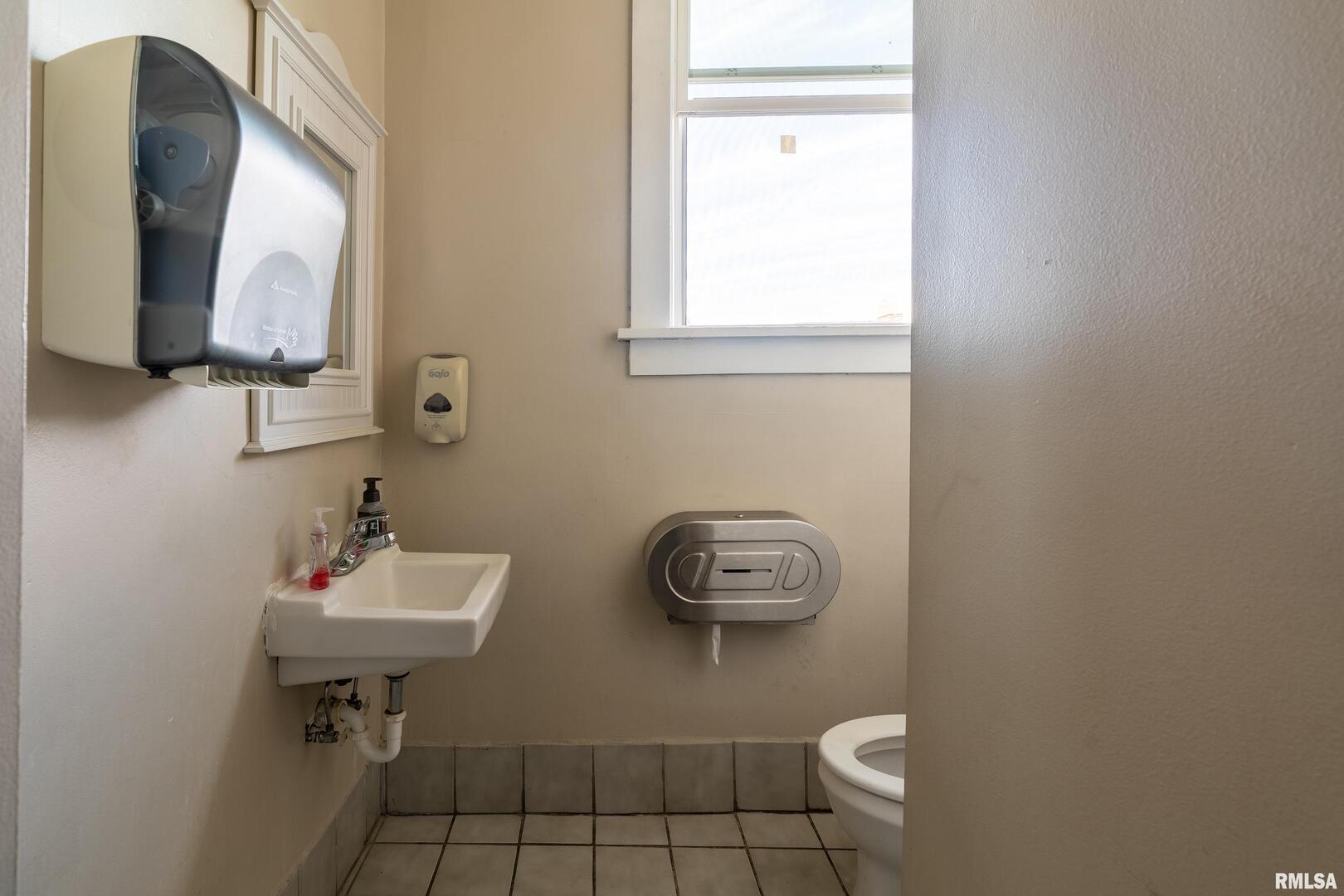 main property photo 37