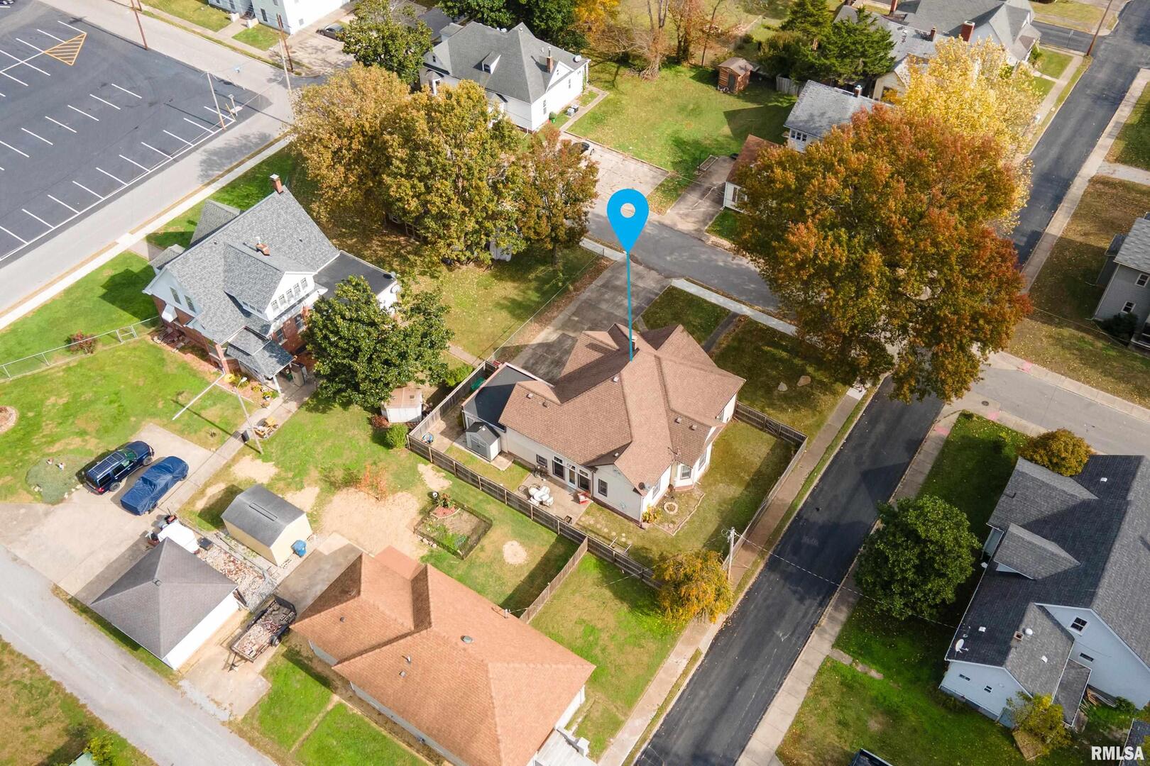 main property photo 34