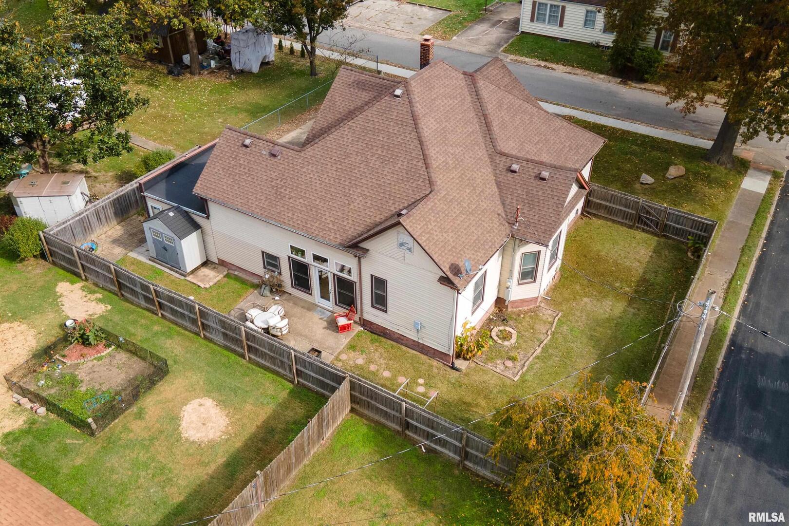 main property photo 35