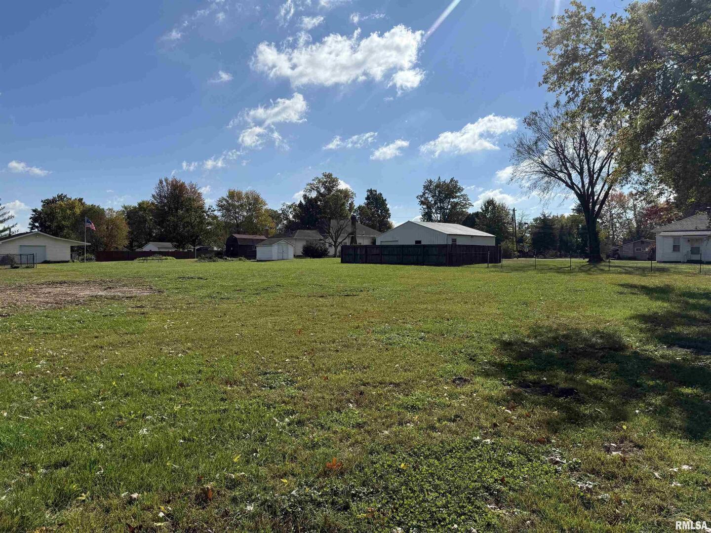 main property photo 23
