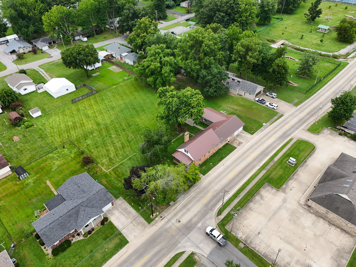main property photo 31