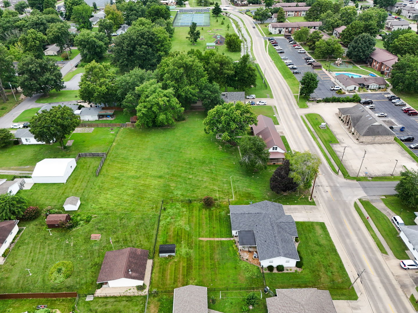 main property photo 33
