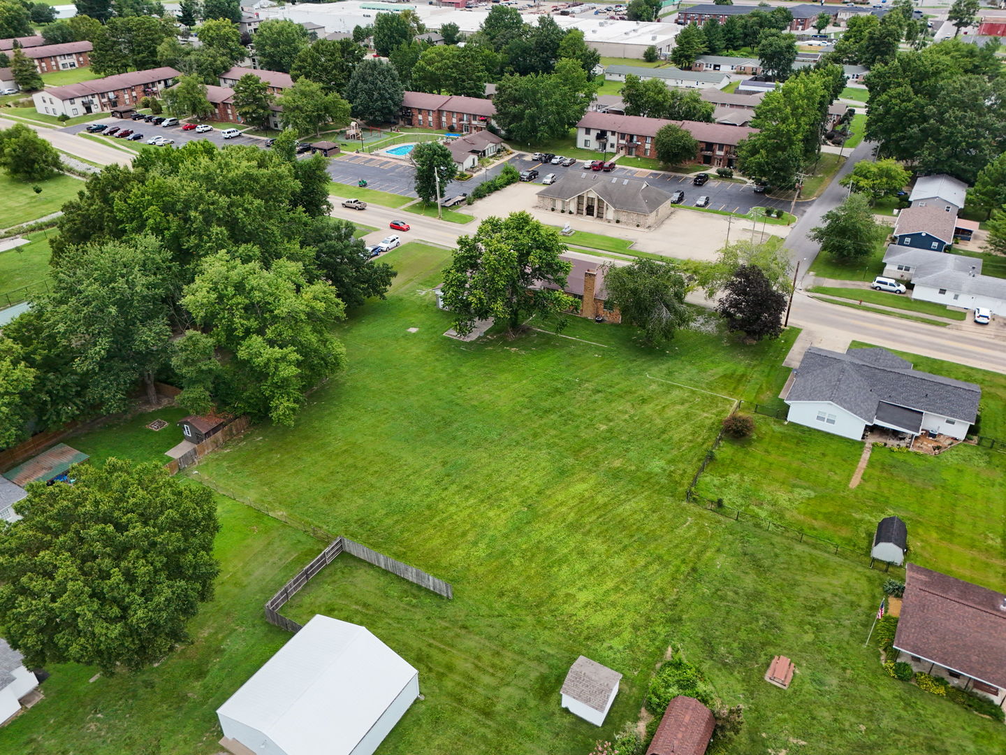 main property photo 35