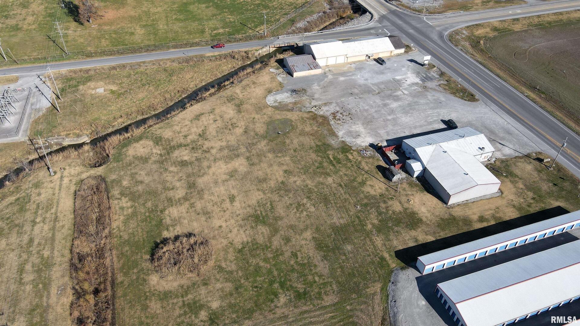 main property photo 16