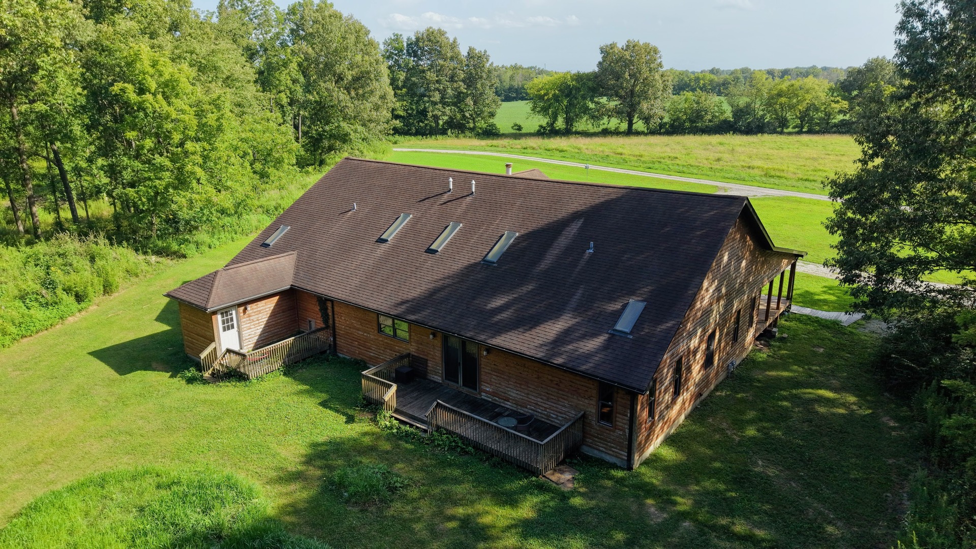 main property photo 28