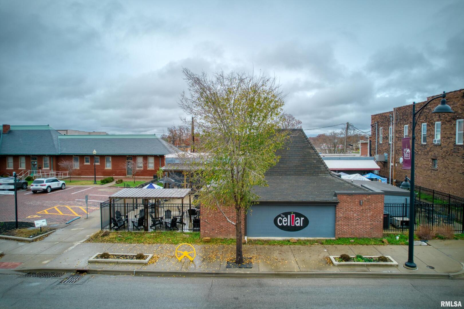 main property photo 59