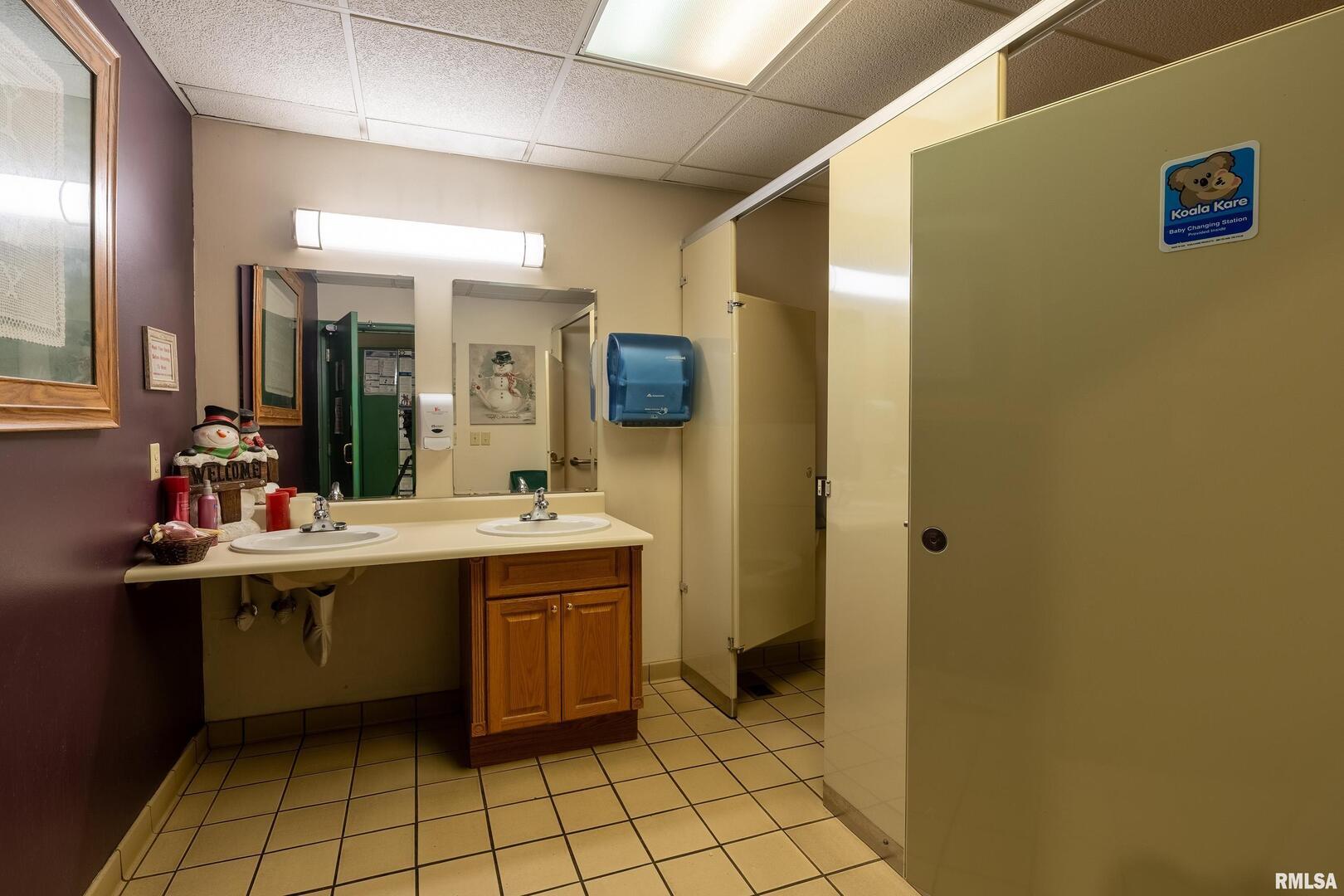 main property photo 35