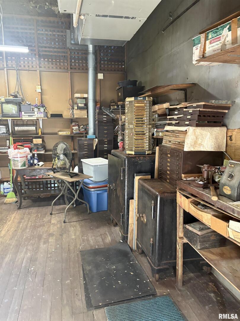 main property photo 9