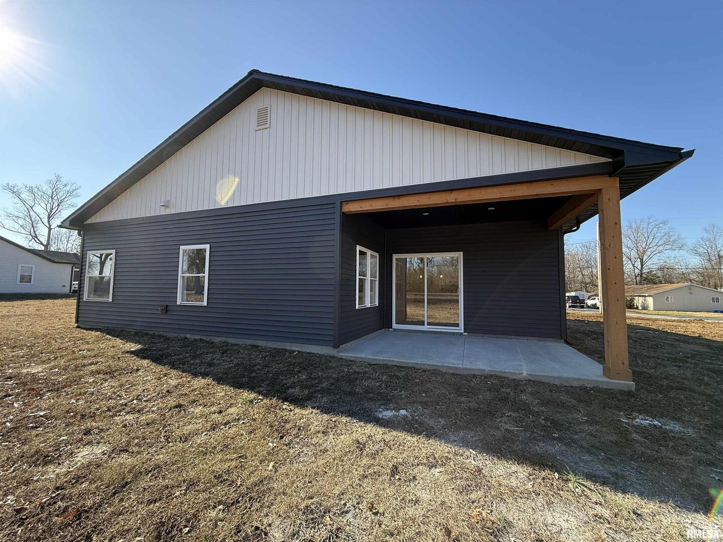 main property photo 20