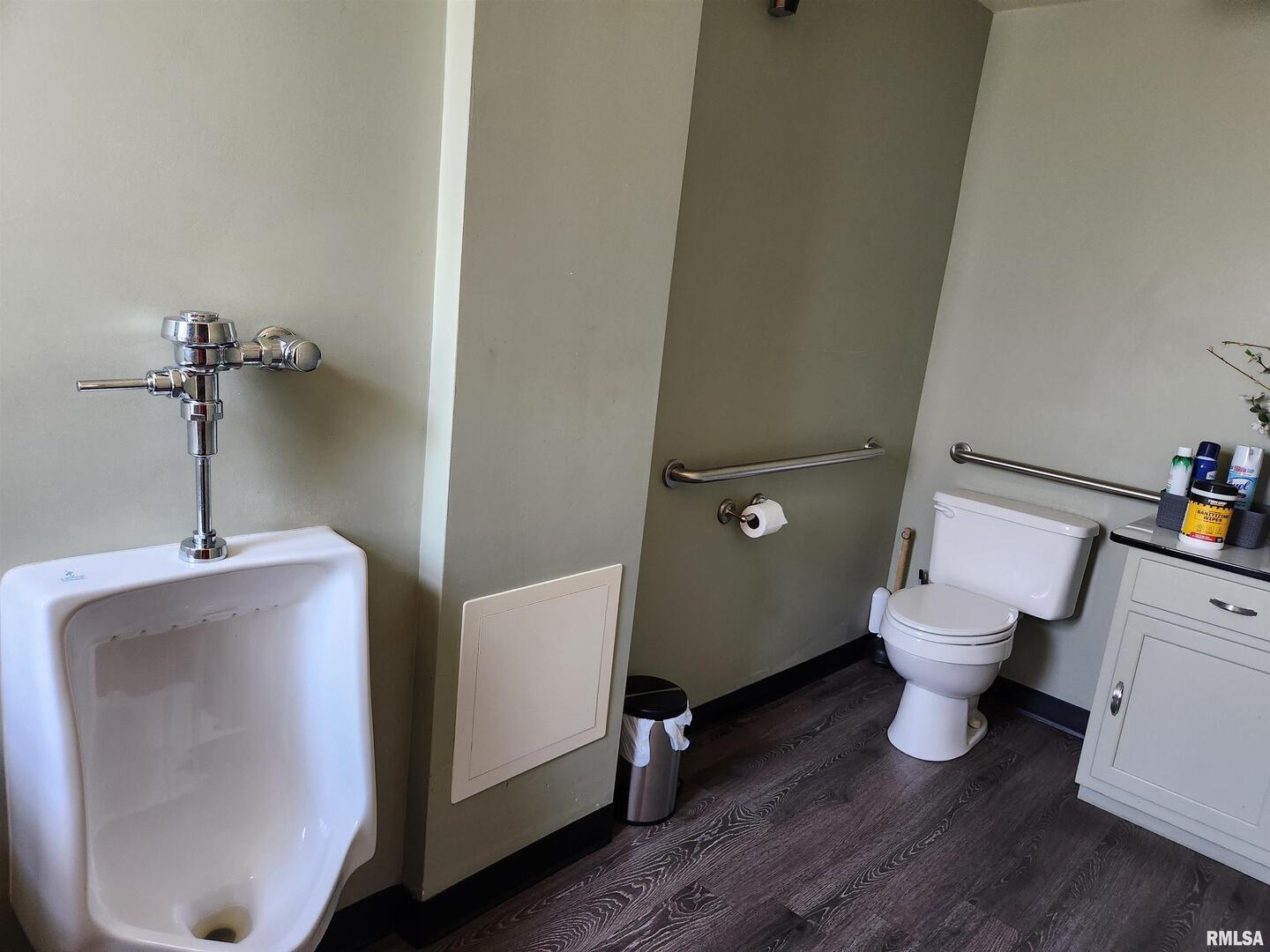 main property photo 9