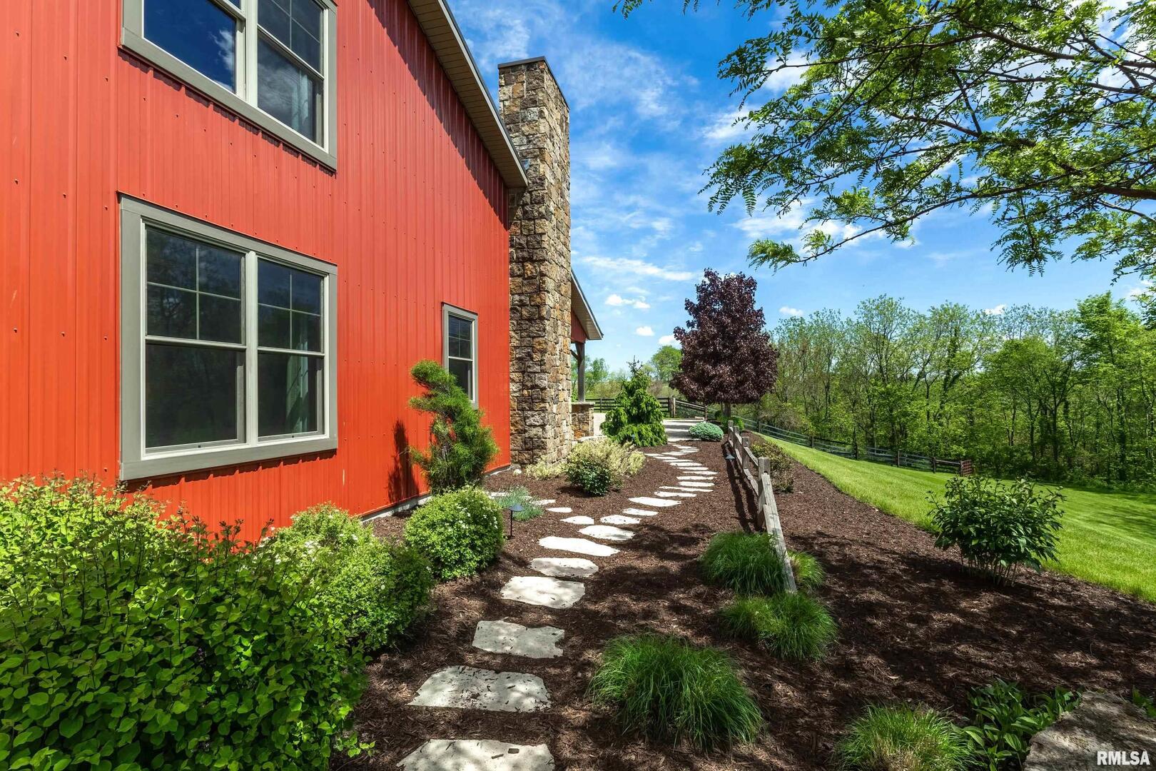 main property photo 30