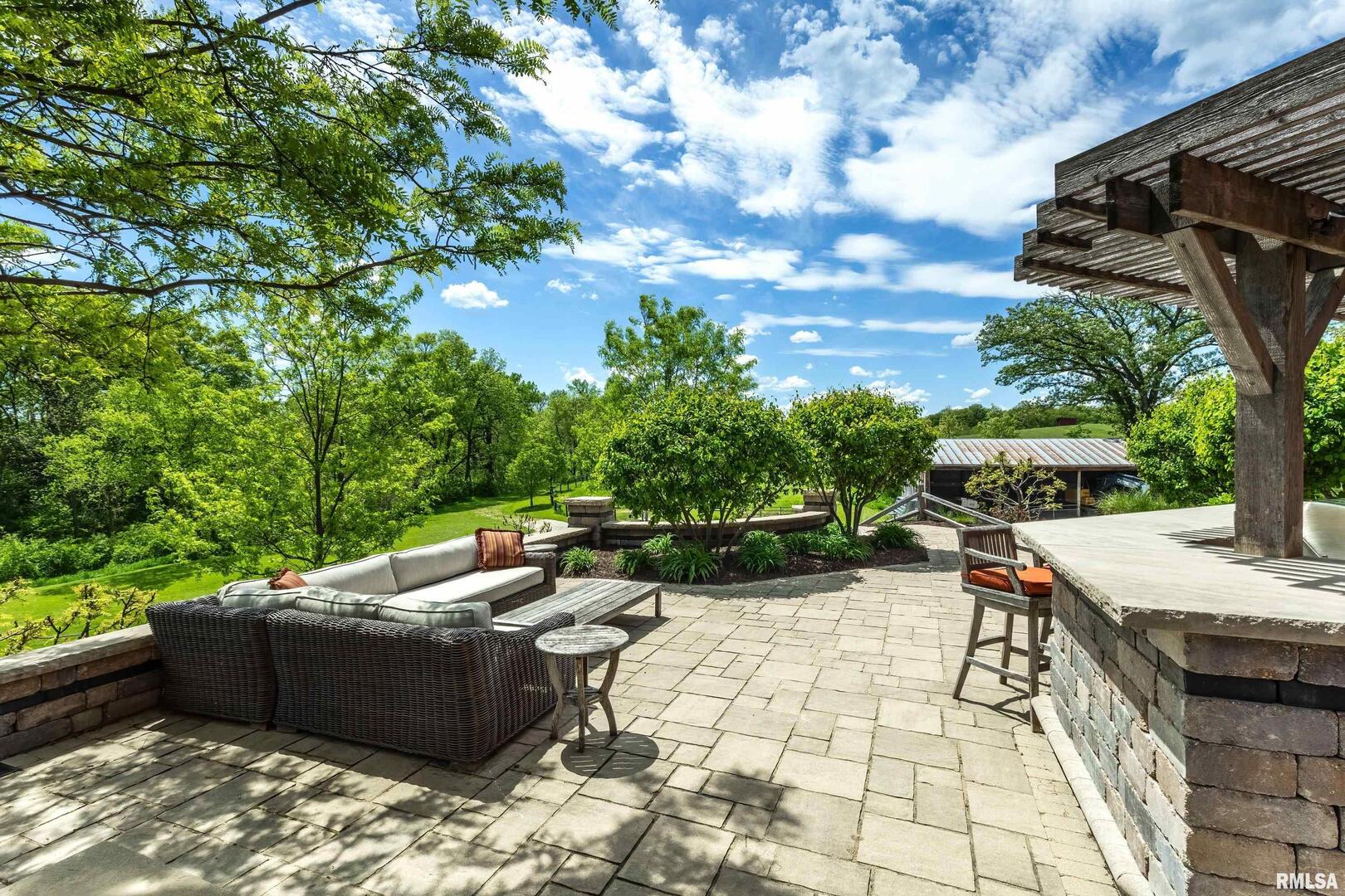 main property photo 31