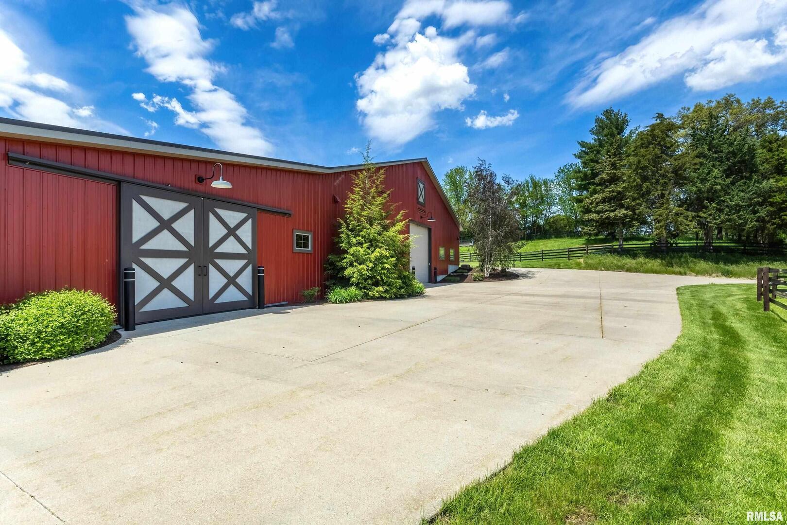 main property photo 37