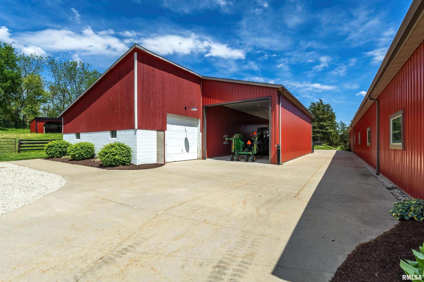 main property photo 43