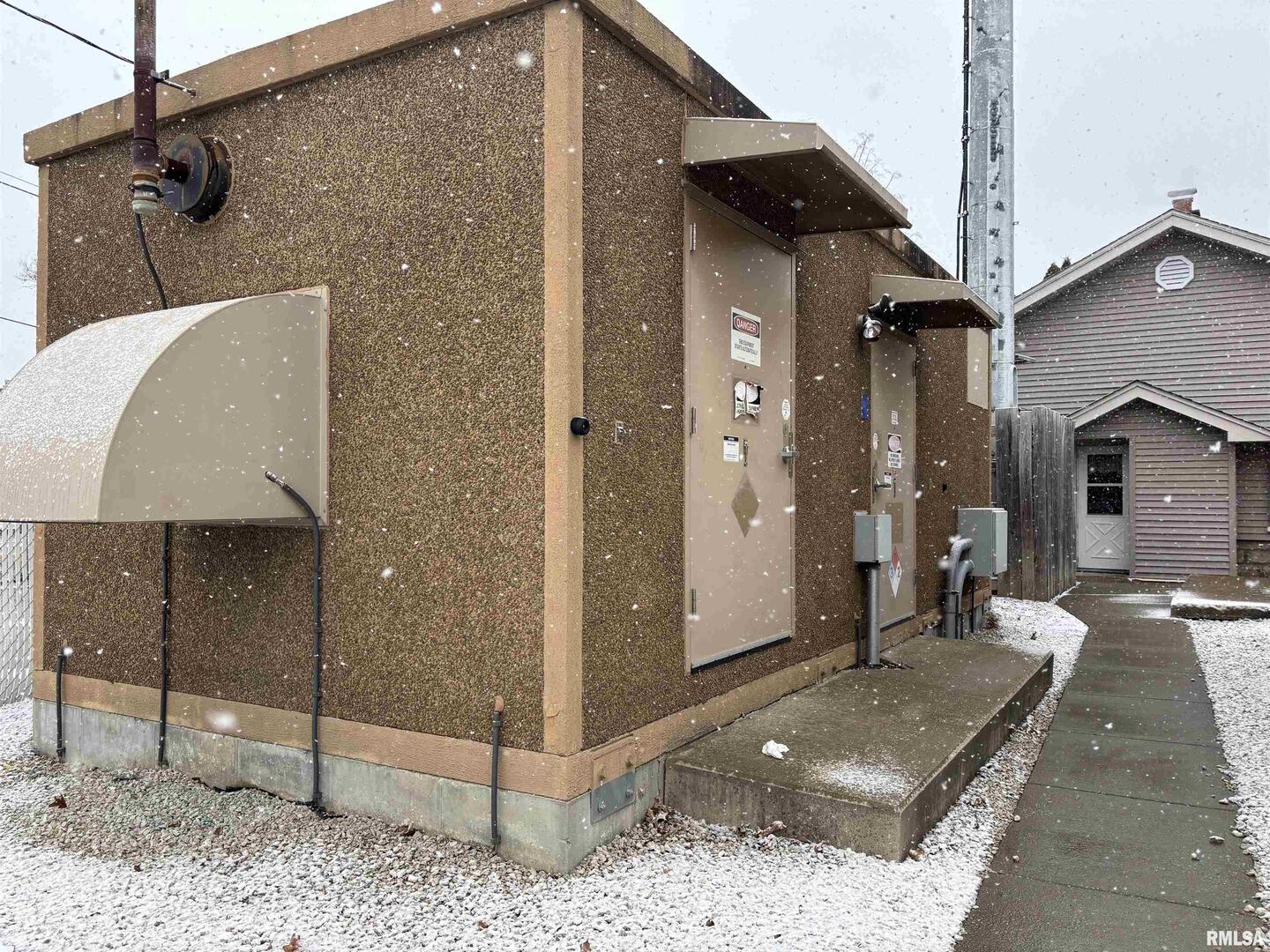 main property photo 13