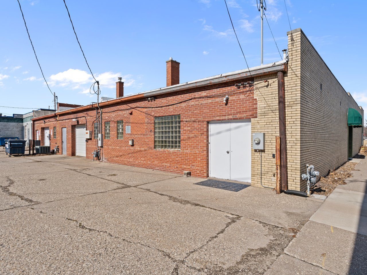 main property photo 31