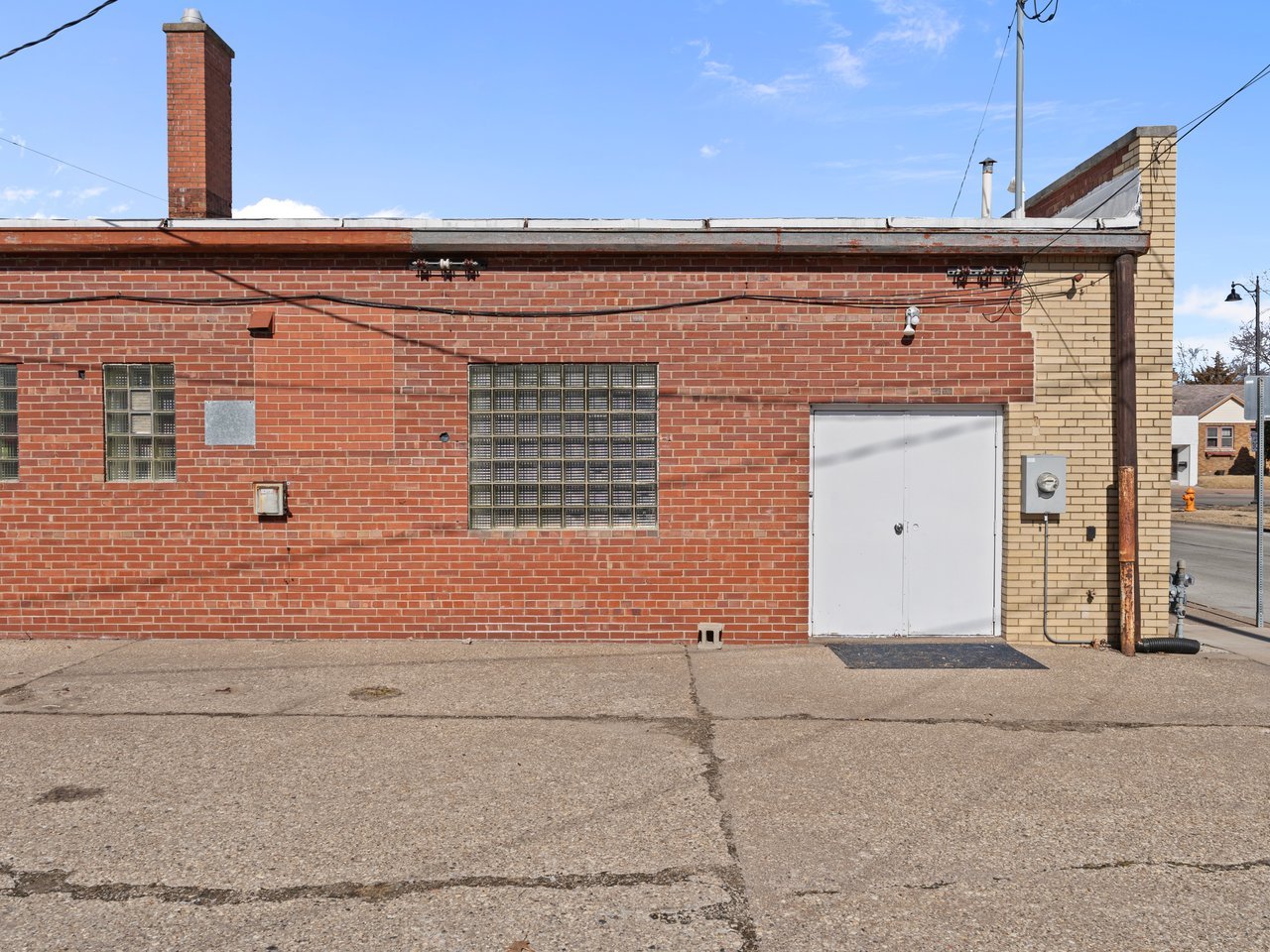 main property photo 32