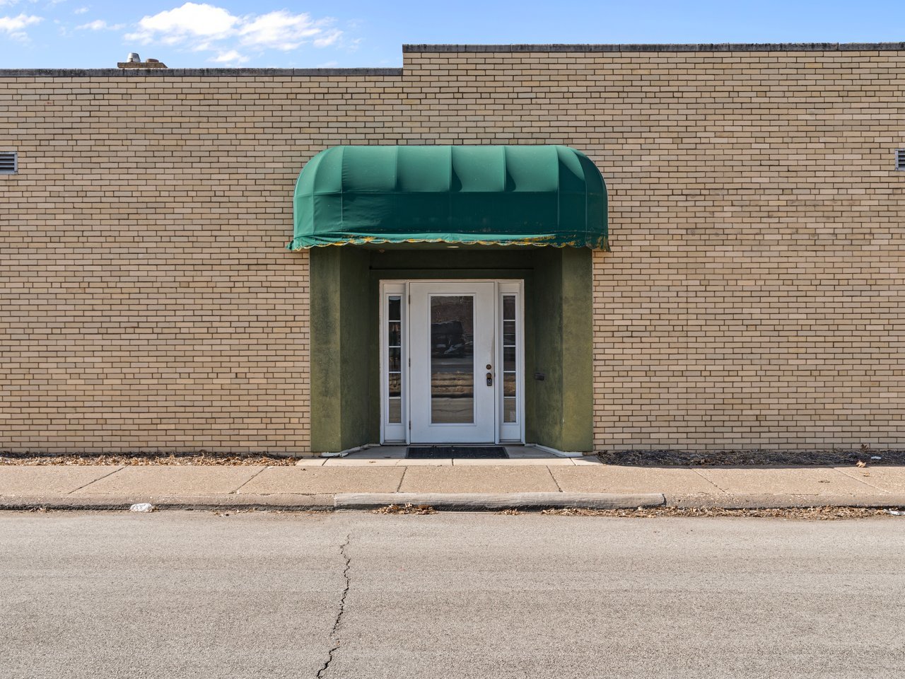 main property photo 35