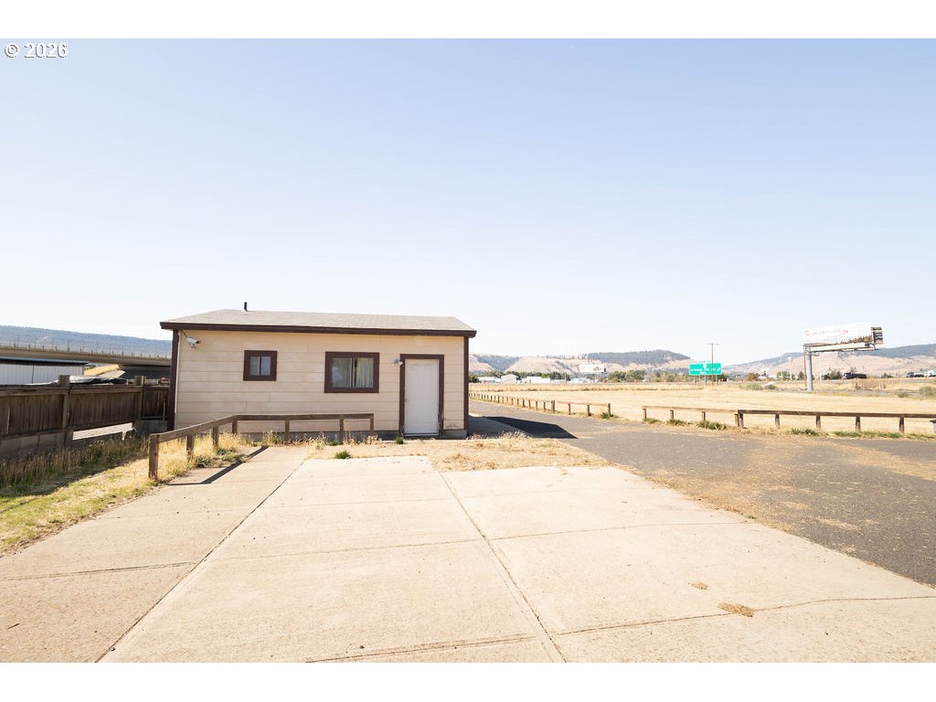 main property photo 7