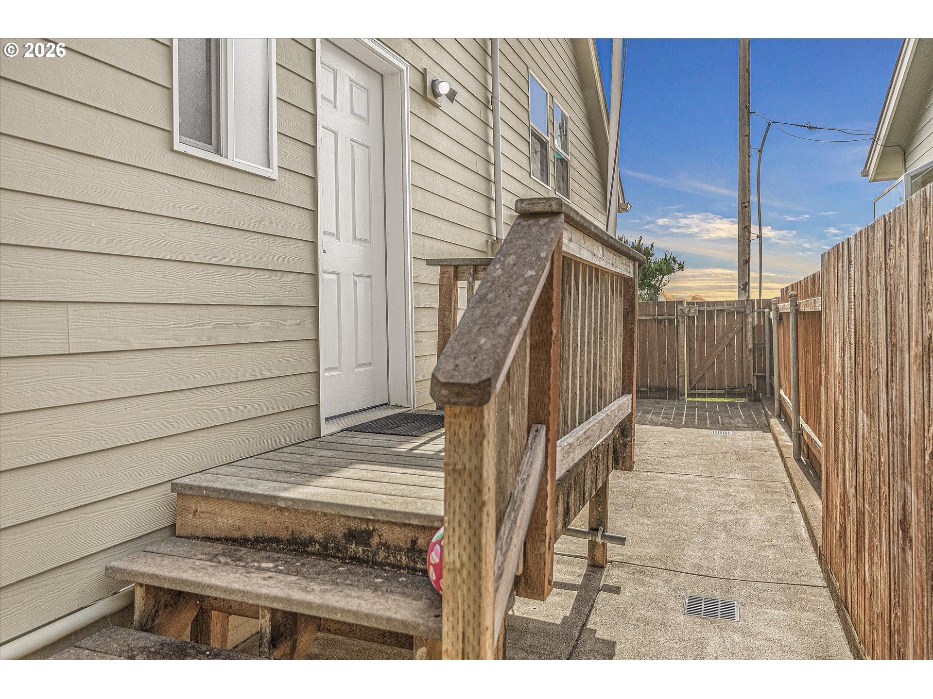 main property photo 33