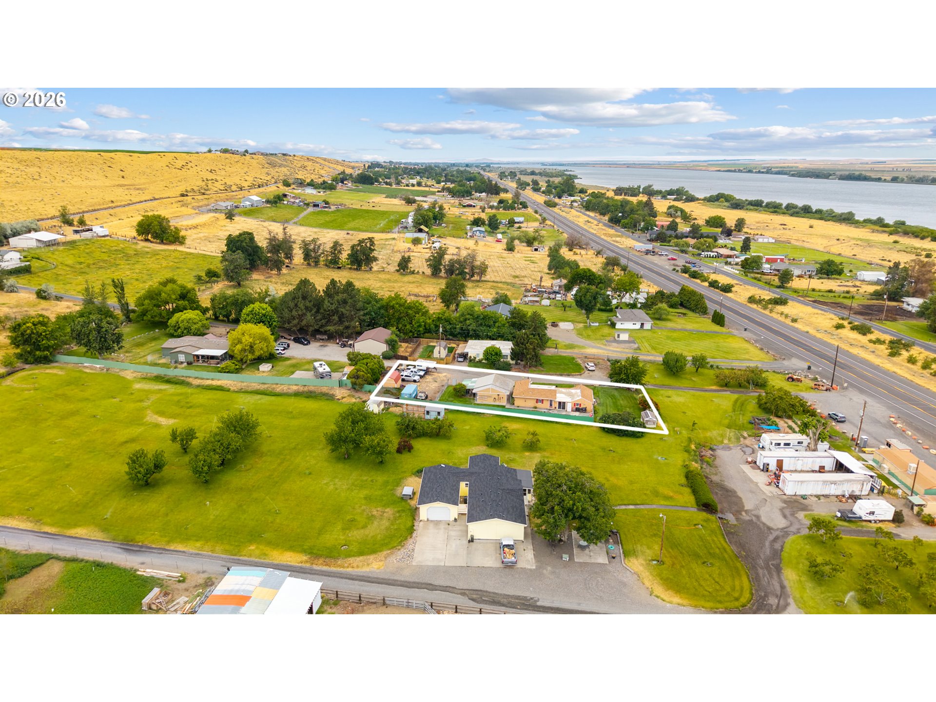 main property photo 34