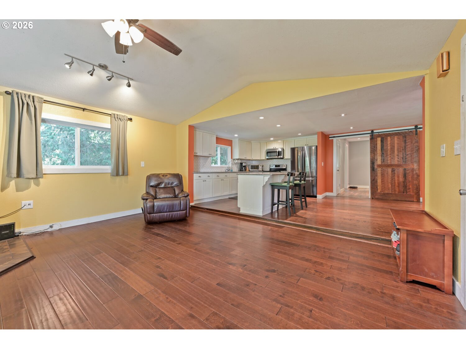 main property photo 5